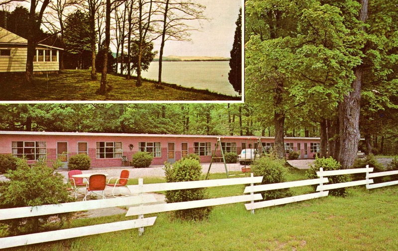Maple Lane Resort (Maple Lane Motel) - Vintage Postcard